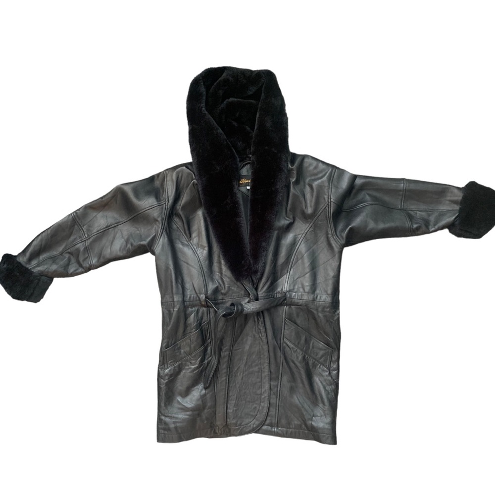 RARE Vintage leather Fur Coat, super trendy. Gives 90s Runway Model off duty.